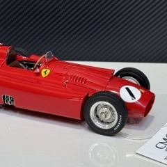 1:18 Ferrari D50 1956 F1 British GP Winner Fangio World Champion - CMC