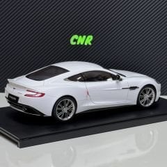 1:18 Aston Martin Vanquish Coupe 2013 White - Autoart