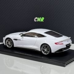 1:18 Aston Martin Vanquish Coupe 2013 White - Autoart
