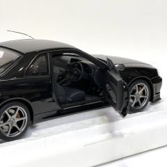 1:18 Nissan Skyline GT-R R34 V Spec 2 Black Pearl 2001 - Autoart