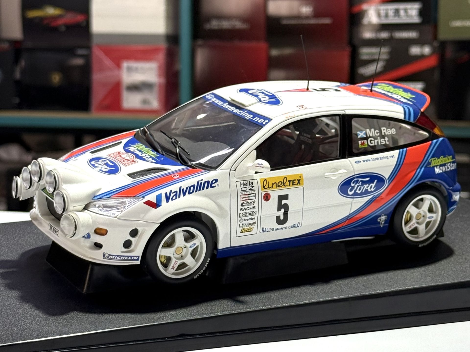 1:18 Ford Focus WRC 2000 Monte Carlo Night Version Mc Rae-Autoart