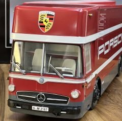 1:18 Mercedes-Benz O317 Renntransporter Porsche- Schuco
