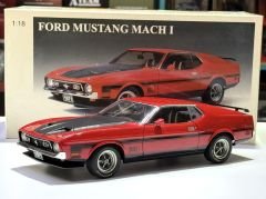 1:18 Ford Mustang Mach 1 Red Fastback 1971 72822 - Autoart