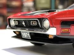 1:18 Ford Mustang Mach 1 Red Fastback 1971 72822 - Autoart