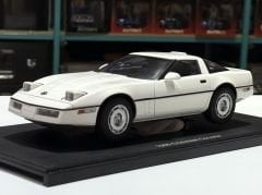 1:18 Chevrolet Corvette C4 White 1986 71243 - Autoart