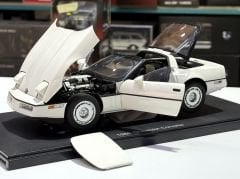1:18 Chevrolet Corvette C4 White 1986 71243 - Autoart