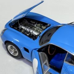 1:18 Aston Martin DB4 GT Zagato 1961 Rennversion - CMC