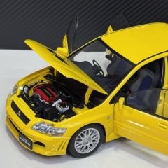 1:18 Mitsubishi Lancer Evo VII 7 Street Car Yellow - Autoart