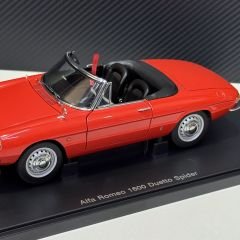 1:18 Alfa Romeo 1600 Duetto Spider Red 1966 - Autoart