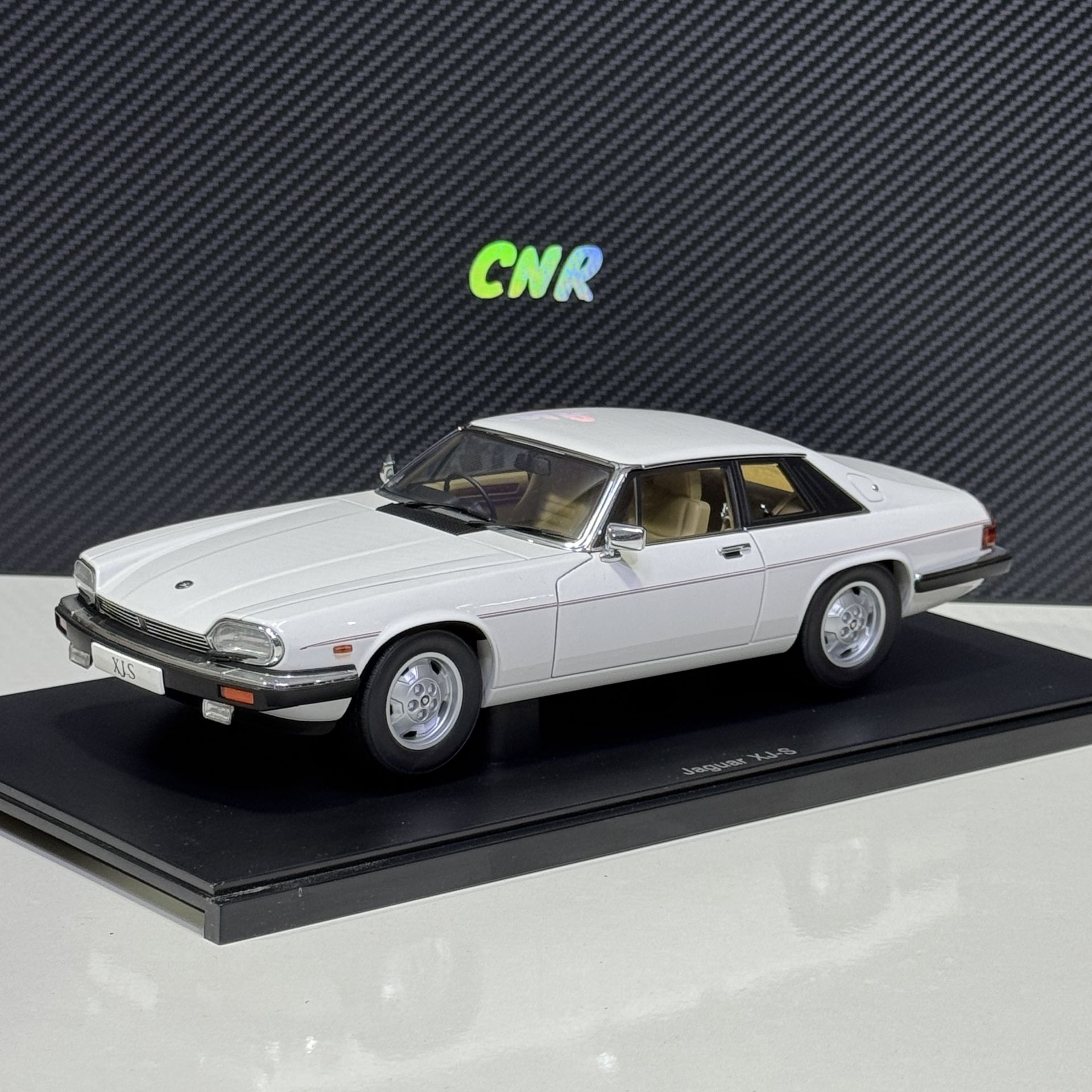 1:18 Jaguar XJS Coupe 1980 White - Autoart