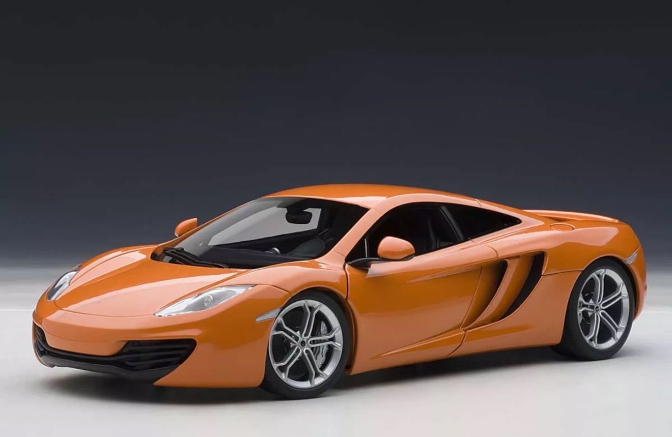 1:18 McLaren 12C Orange Metallic 2011 76006 - Autoart Signature