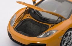 1:18 McLaren 12C Orange Metallic 2011 76006 - Autoart Signature