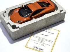1:18 McLaren 12C Orange Metallic 2011 76006 - Autoart Signature