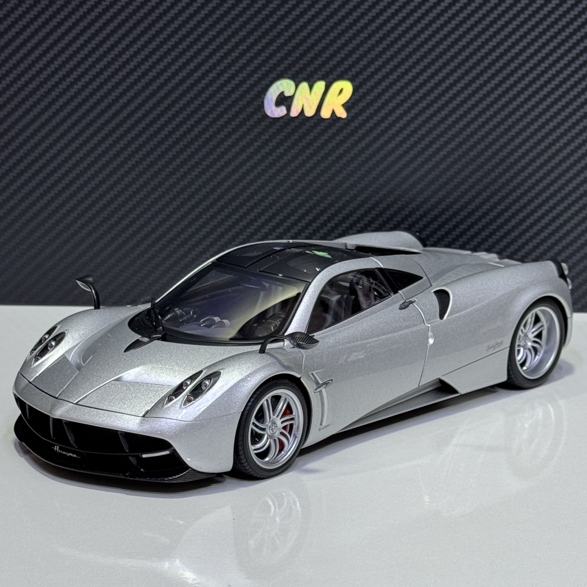1:18 Pagani Huayra 2012 Silver - Autoart Signature