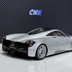 1:18 Pagani Huayra 2012 Silver - Autoart Signature