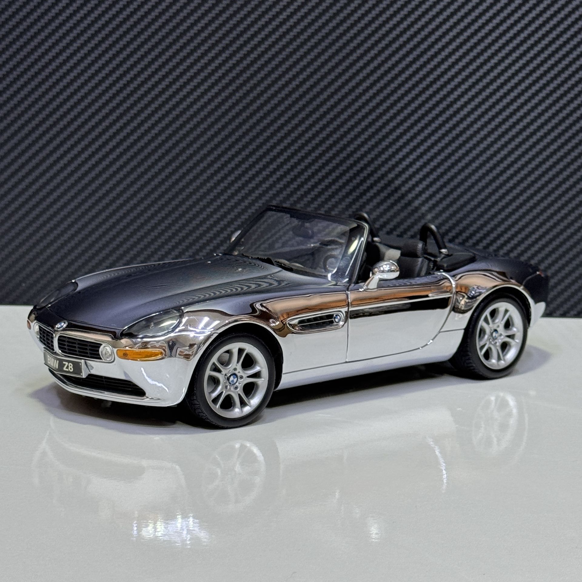 1:18 BMW Z8 E52 with Hardtop Chrome Dealer Edition- Kyosho