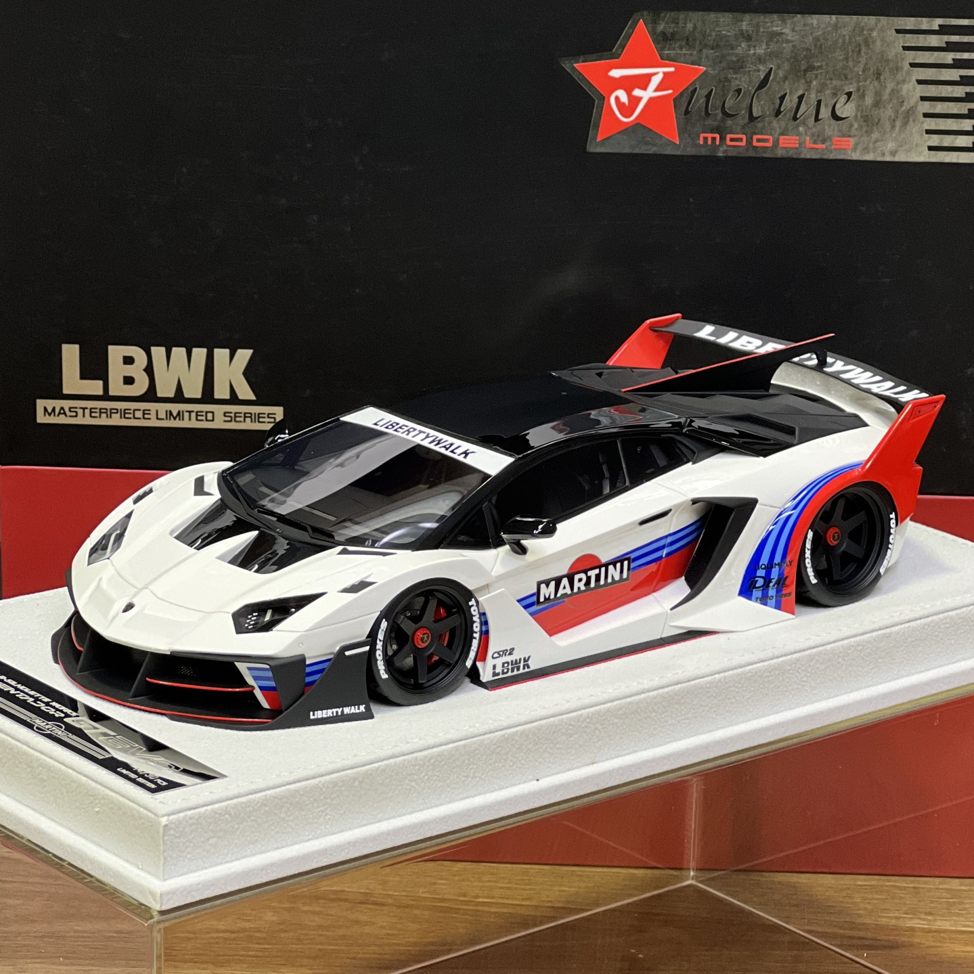 1:18 Lamborghini Aventador GT EVO Martini LB Works - Fuelme