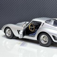 1:18 Ferrari 250 GTO Silver 1962 - CMC