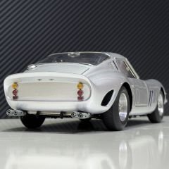 1:18 Ferrari 250 GTO Silver 1962 - CMC