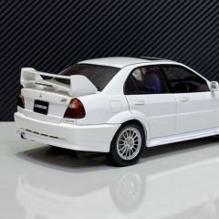 1:18 Mitsubishi Lancer Evo 6 Street Car White - Autoart