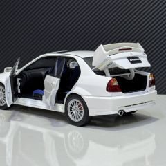 1:18 Mitsubishi Lancer Evo 6 Street Car White - Autoart