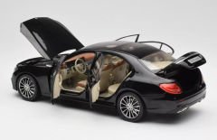 1:18 Mercedes-Benz E Class W213 AMG Line Obsidian Black- I Scale