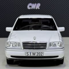 1:18 Mercedes-Benz C Class C200 W202 Polar White 1993 - Norev