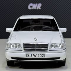 1:18 Mercedes-Benz C Class C200 W202 Polar White 1993 - Norev
