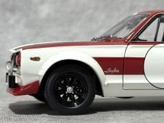 1:18 Nissan Skyline 2000 GT-R KPGC10 Racing Catalogue V- Kyosho
