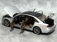 1:18 AUDI A8 Long W12 Ice Silver 2010 - Kyosho / Dealer