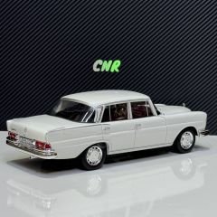 1:18 Mercedes-Benz 220S W111 1959 White - Norev