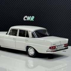 1:18 Mercedes-Benz 220S W111 1959 White - Norev