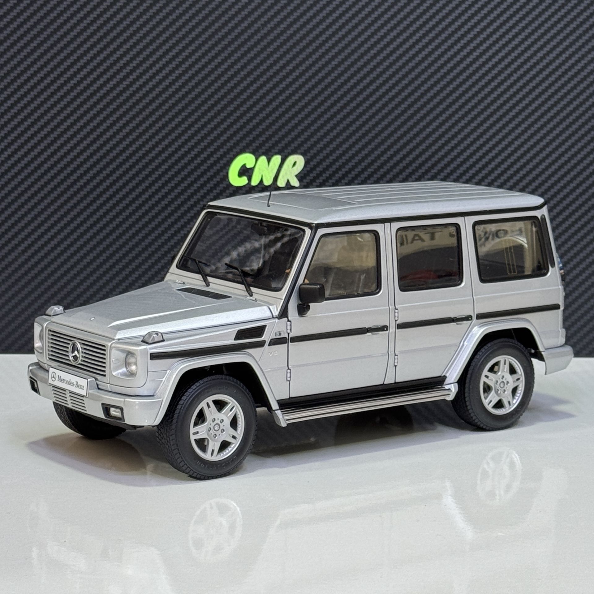 1:18 Mercedes-Benz G-Wagon G500 V8 LWB Brillant Silver - Autoart