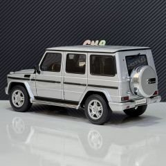 1:18 Mercedes-Benz G-Wagon G500 V8 LWB Brillant Silver - Autoart