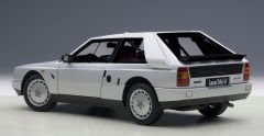 1:18 Lancia Delta S4 1985 Grey 74772 - Autoart Signature