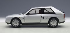 1:18 Lancia Delta S4 1985 Grey 74772 - Autoart Signature