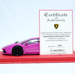 1:18 Lamborghini Aventador LP700-4 Pink 2011 - Autoart