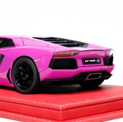 1:18 Lamborghini Aventador LP700-4 Pink 2011 - Autoart