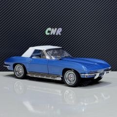 1:18 Chevrolet Corvette Sting Ray 1967 - Motorbox Exoto