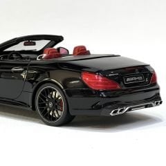 1:18 Mercedes-Benz SL63 R231 AMG 2013 Black - GT Spirit