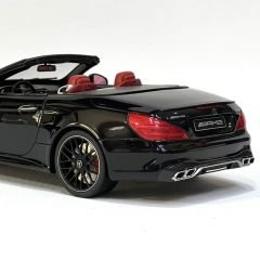 1:18 Mercedes-Benz SL63 R231 AMG 2013 Black - GT Spirit