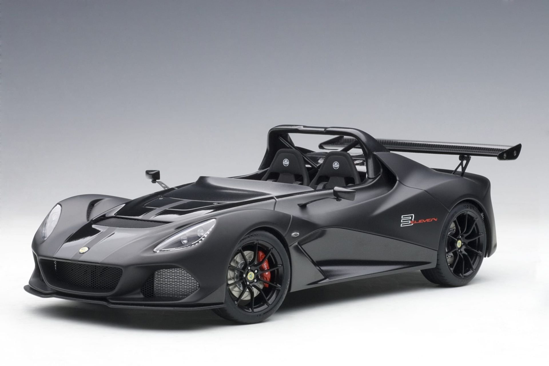 1:18 Lotus 3-Eleven Road Car 2017 - Autoart