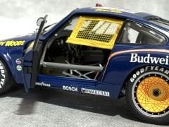 1:18 Porsche 935 Turbo Budweiser 1979 Sebring Winner - Exoto