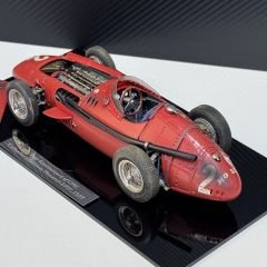 1:18 Maserati 250F Dirty Hero Fransa GP Winner Fangio 1957 - CMC