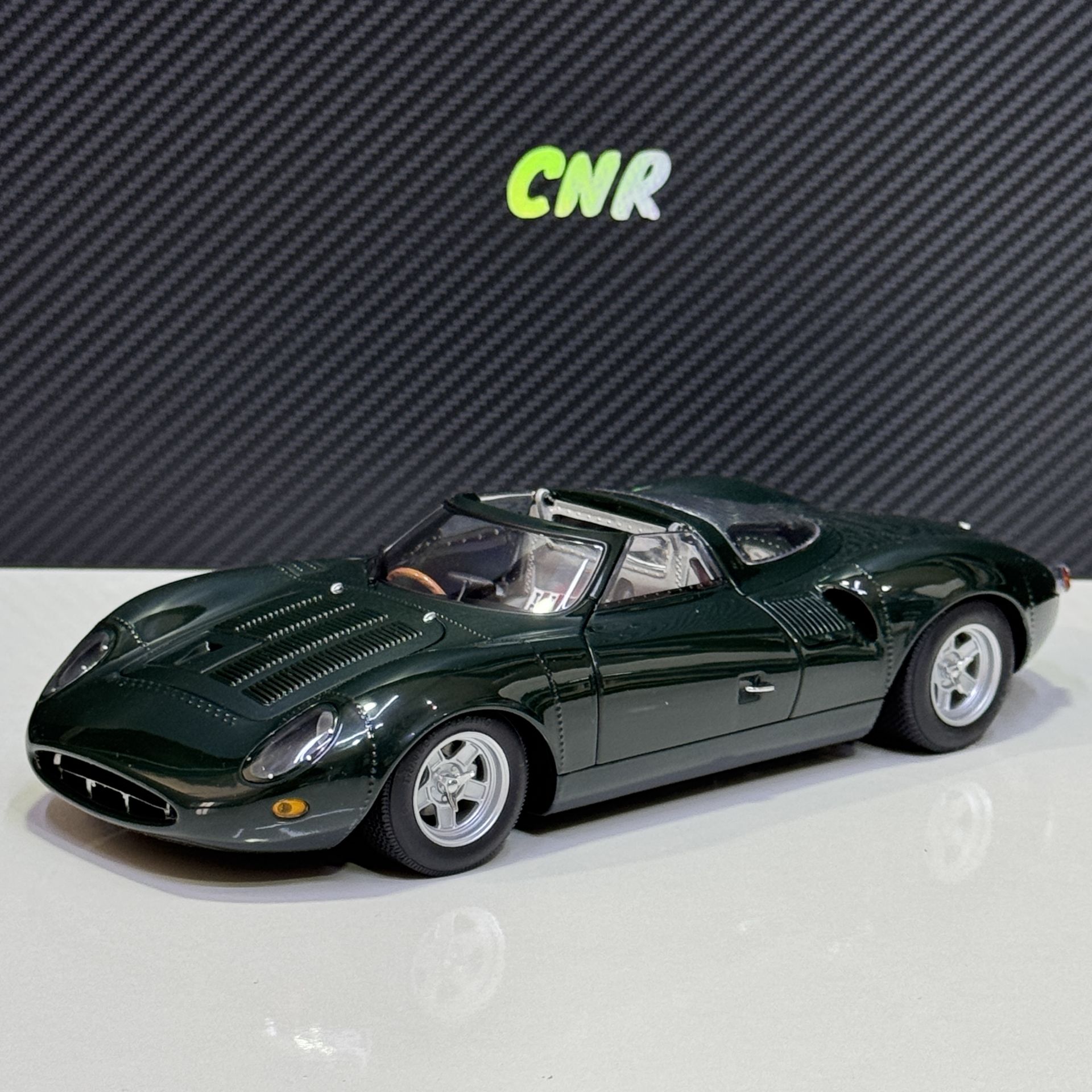 1:18 Jaguar XJ13 British Racing Green 1967 - Autoart Millennium
