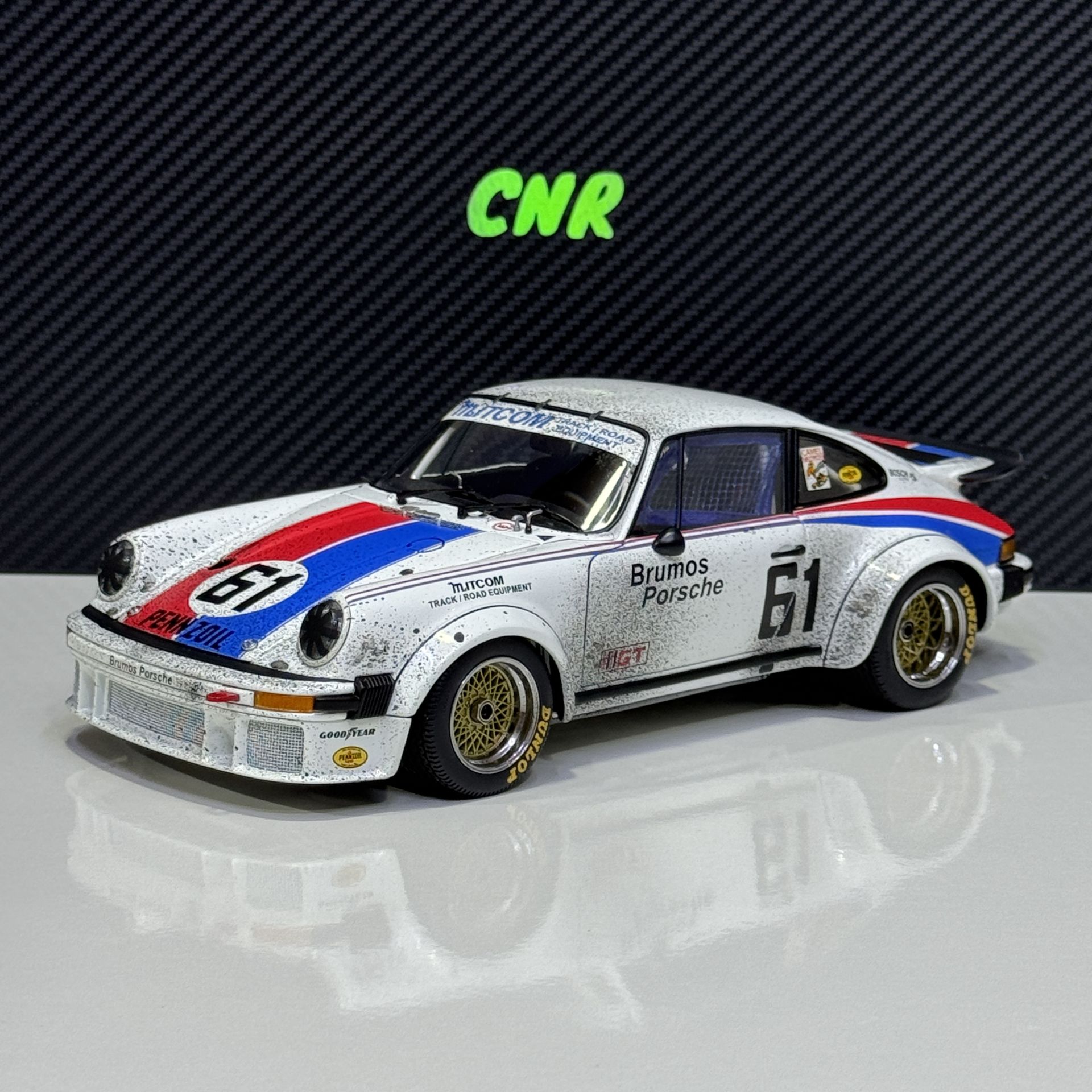 1:18 Porsche 934 RSR 1977 Daytona Finish Line Kirli - Exoto