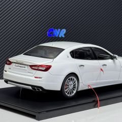 1:18 Maserati Quattroporte GTS 2015 Alpi White - Autoart