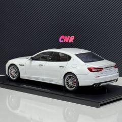 1:18 Maserati Quattroporte GTS 2015 Alpi White - Autoart