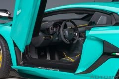 1:18 Lamborghini Aventador SVJ Blu Glauco 2018 - Autoart