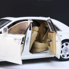 1:18 Rolls Royce Ghost 2011 English White - Kyosho